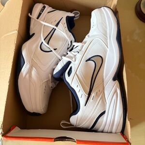 Nike Men's White and Blue Athletic Shoes